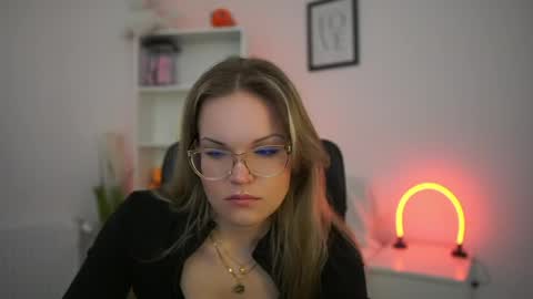 NinaViety online show from 05-21-26, 07:59