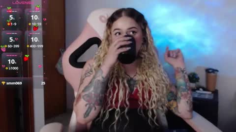 Snapshot of ninaxxstorm chatting on 10-16-25, 11:28 Nina online show from 10-16-25, 11:28