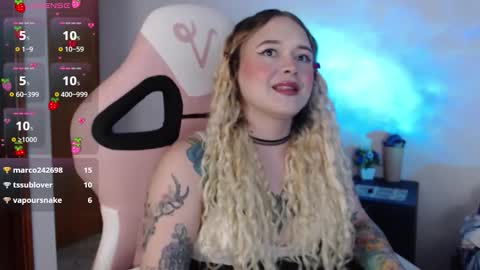 Snapshot of ninaxxstorm chatting on 10-29-25, 10:33 Nina online show from 10-29-25, 10:33