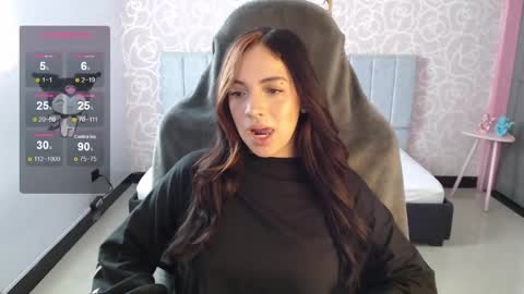 Snapshot of ninfa_ch chatting on 12-19-24, 11:29 Ninfa online show from 12-19-24, 11:29