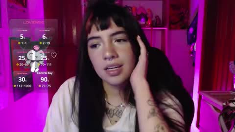 Snapshot of ninfa_ch chatting on 11-28-25, 01:19 Ninfa online show from 11-28-25, 01:19