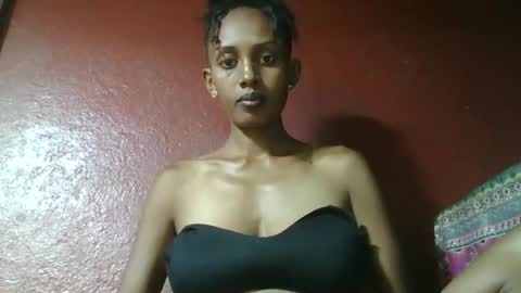 ninie246746 online show from 02-08-25, 08:52