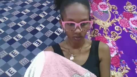 ninie246746 online show from 04-15-26, 05:36