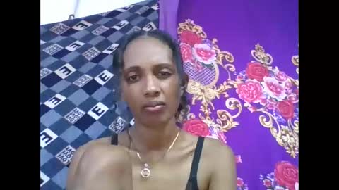 Snapshot of ninie246746 chatting on 04-20-26, 06:53 ninie246746 online show from 04-20-26, 06:53