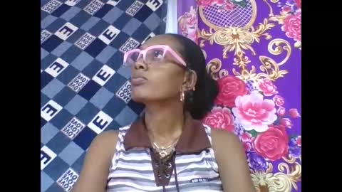 Snapshot of ninie246746 chatting on 04-25-26, 02:47 ninie246746 online show from 04-25-26, 02:47