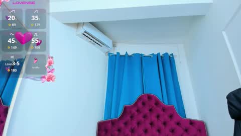 Snapshot of ninna_dee chatting on 09-09-25, 04:34 nina dee online show from 09-09-25, 04:34