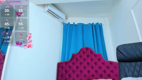 Snapshot of ninna_dee chatting on 09-17-25, 03:30 nina dee online show from 09-17-25, 03:30