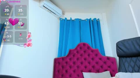 Snapshot of ninna_dee chatting on 10-29-25, 04:48 nina dee online show from 10-29-25, 04:48