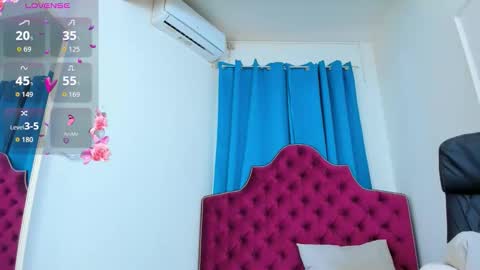 Snapshot of ninna_dee chatting on 11-03-25, 04:47 nina dee online show from 11-03-25, 04:47