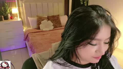 Snapshot of ninna_sweet_ chatting on 06-25-26, 01:04 Nina online show from 06-25-26, 01:04