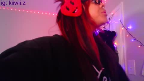 kiwi online show from 02-20-25, 05:33