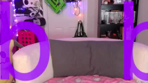 kiwi online show from 11-22-25, 05:06