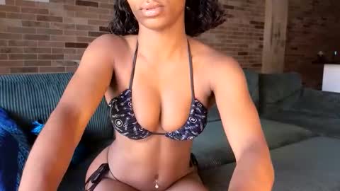 Snapshot of niviawolfe chatting on 05-15-26, 12:50 NIVIA WOLFE online show from 05-15-26, 12:50