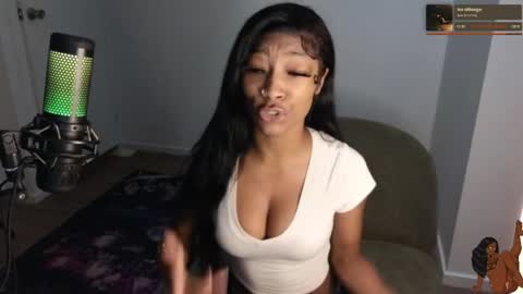 Snapshot of niviawolfe chatting on 05-27-26, 02:30 NIVIA WOLFE online show from 05-27-26, 02:30
