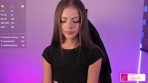 Snapshot of nix_kyy chatting on 01-06-25, 08:57 Nicki online show from 01-06-25, 08:57