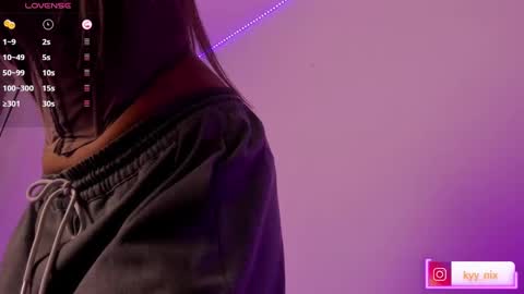 Snapshot of nix_kyy chatting on 02-15-25, 10:21 Nicki online show from 02-15-25, 10:21