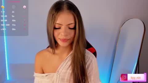 Snapshot of nix_kyy chatting on 02-28-25, 03:26 Nicki online show from 02-28-25, 03:26