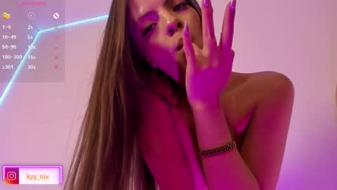 Snapshot of nix_kyy chatting on 09-25-25, 04:49 Nicki online show from 09-25-25, 04:49
