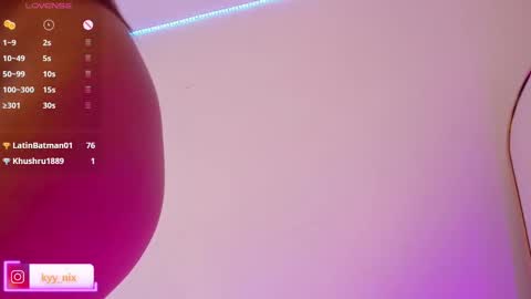 Snapshot of nix_kyy chatting on 10-11-25, 06:34 Nicki online show from 10-11-25, 06:34