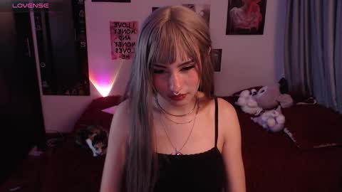 Snapshot of nixxie_ chatting on 10-26-25, 01:11 Nixxie online show from 10-26-25, 01:11