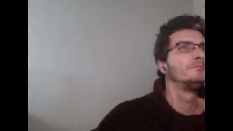 Snapshot of nmcandeias chatting on 02-01-25, 02:05 Nuno online show from 02-01-25, 02:05