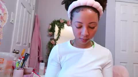 NniOnline online show from 10-22-25, 04:29