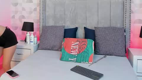 NATHALIA MORENO online show from 09-13-25, 12:27