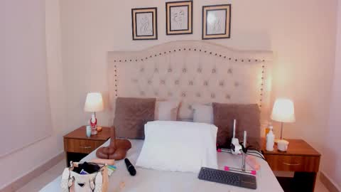 NATHALIA MORENO online show from 09-29-25, 12:54