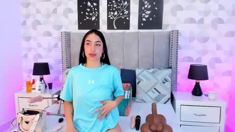 NATHALIA MORENO online show from 10-11-25, 12:36