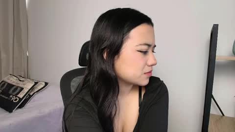 Noa  online show from 04-23-26, 01:46