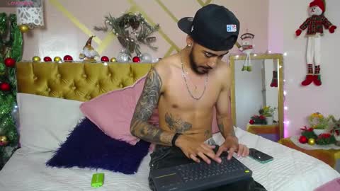Snapshot of noaah77 chatting on 12-23-24, 03:01 noaah77 online show from 12-23-24, 03:01