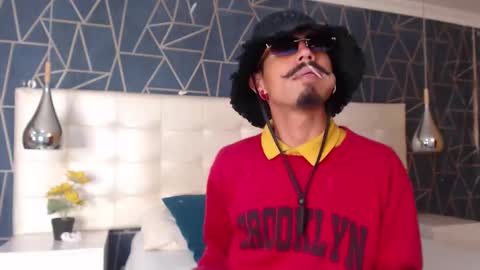 Snapshot of noaahtylor chatting on 02-15-26, 07:10 Noah online show from 02-15-26, 07:10