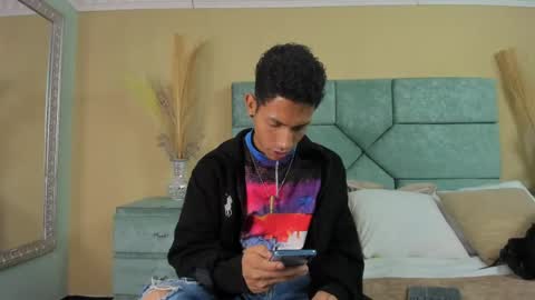 Snapshot of noaahtylor chatting on 05-02-26, 04:06 Noah online show from 05-02-26, 04:06
