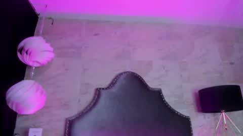 Snapshot of noah_and_kim69 chatting on 05-16-26, 03:47 Zoe online show from 05-16-26, 03:47