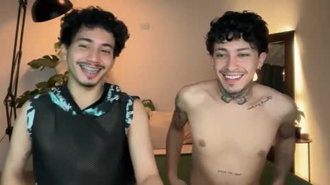 Snapshot of noah_and_steven chatting on 05-22-26, 11:43 noah_and_steven online show from 05-22-26, 11:43