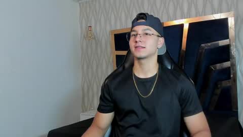 Snapshot of noah_clarkk chatting on 04-20-26, 05:16 Noah online show from 04-20-26, 05:16