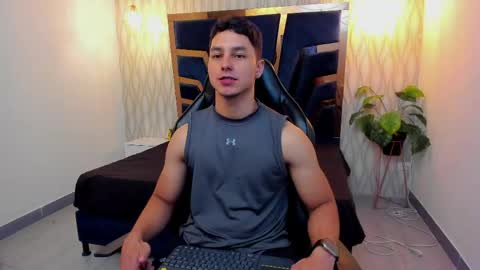 Snapshot of noah_clarkk chatting on 04-29-26, 03:38 Noah online show from 04-29-26, 03:38
