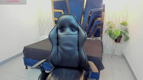 Snapshot of noah_clarkk chatting on 05-01-26, 05:17 Noah online show from 05-01-26, 05:17