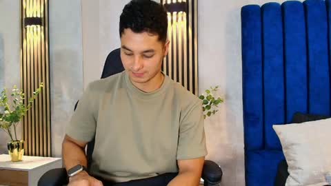 Snapshot of noah_clarkk chatting on 05-16-26, 05:45 Noah online show from 05-16-26, 05:45