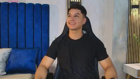 Snapshot of noah_clarkk chatting on 05-27-26, 05:54 Noah online show from 05-27-26, 05:54