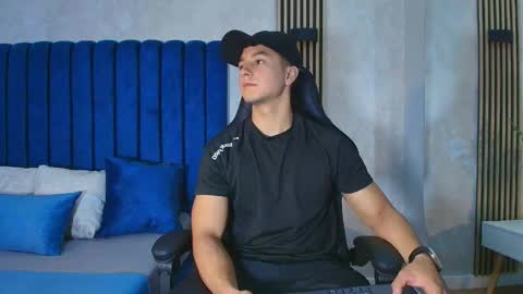 Snapshot of noah_clarkk chatting on 06-08-26, 05:35 Noah online show from 06-08-26, 05:35