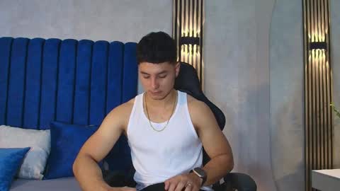 Snapshot of noah_clarkk chatting on 06-09-26, 05:35 Noah online show from 06-09-26, 05:35