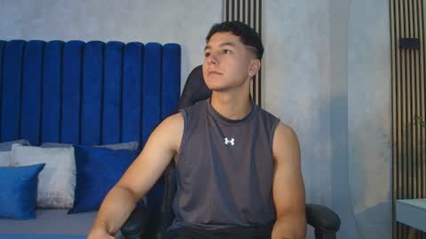 Snapshot of noah_clarkk chatting on 06-10-26, 05:45 Noah online show from 06-10-26, 05:45