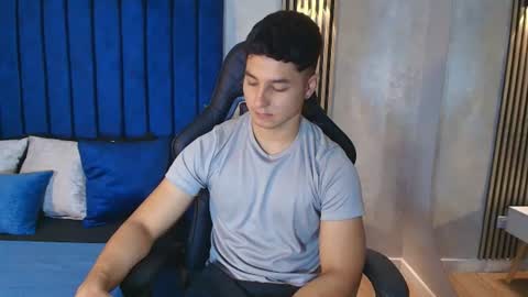 Snapshot of noah_clarkk chatting on 06-17-26, 05:47 Noah online show from 06-17-26, 05:47