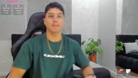Snapshot of noah_clarkk chatting on 06-21-26, 02:52 Noah online show from 06-21-26, 02:52