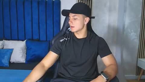 Snapshot of noah_clarkk chatting on 06-22-26, 05:43 Noah online show from 06-22-26, 05:43