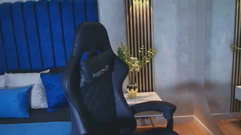 Snapshot of noah_clarkk chatting on 06-25-26, 05:39 Noah online show from 06-25-26, 05:39