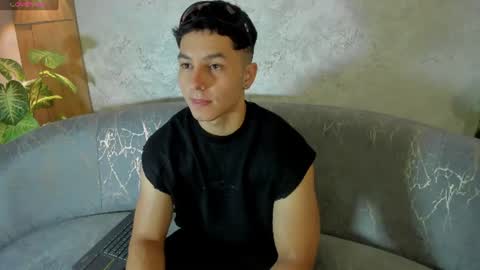 Snapshot of noah_clarkk chatting on 06-27-26, 04:01 Noah online show from 06-27-26, 04:01