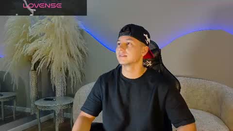 Snapshot of noah_clarkk chatting on 07-01-26, 05:45 Noah online show from 07-01-26, 05:45