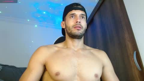 Snapshot of noah_jhonsonn chatting on 12-18-24, 11:45 Noah online show from 12-18-24, 11:45